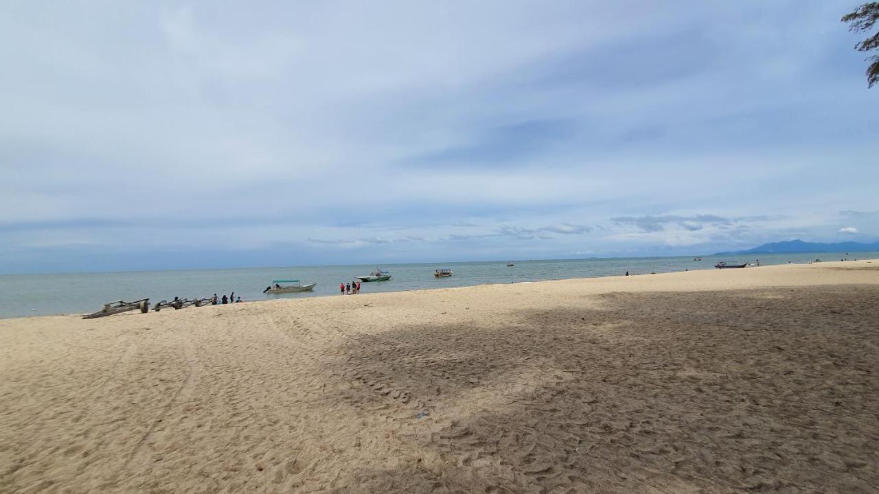 By The Sea Beach Luxury Resort - Batu Feringgi Exterior foto