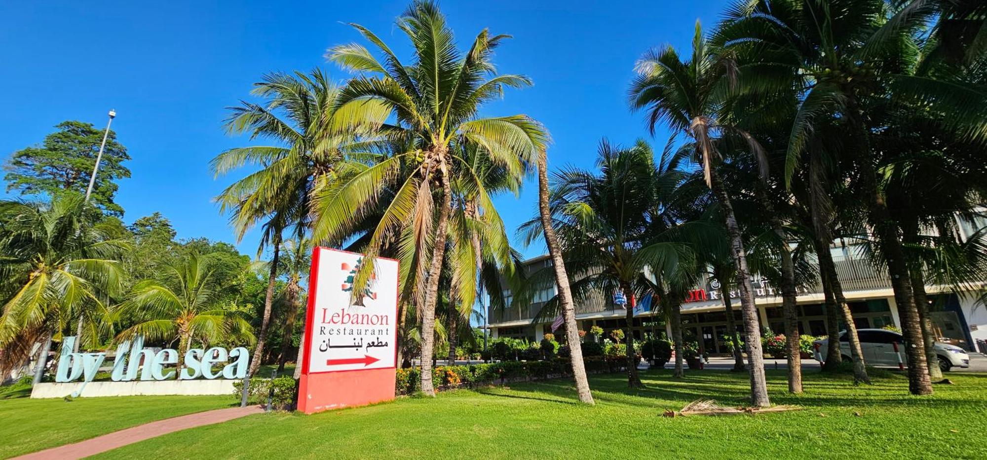 By The Sea Beach Luxury Resort - Batu Feringgi Exterior foto