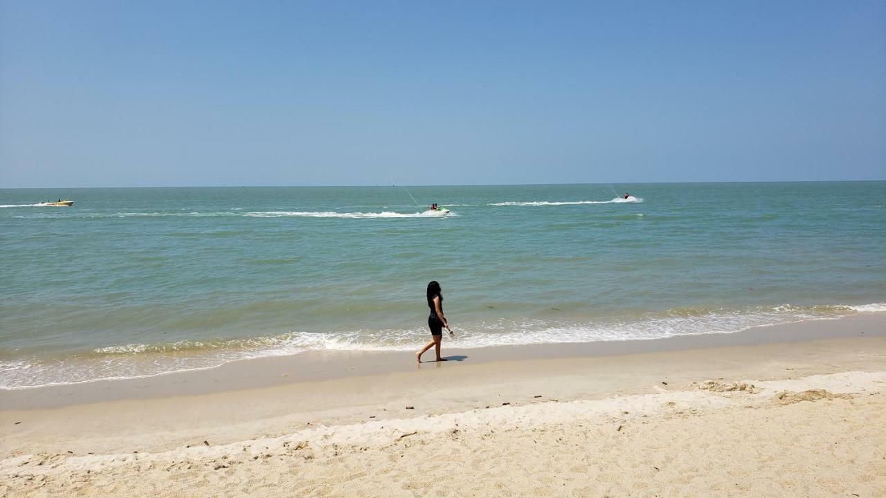 By The Sea Beach Luxury Resort - Batu Feringgi Exterior foto