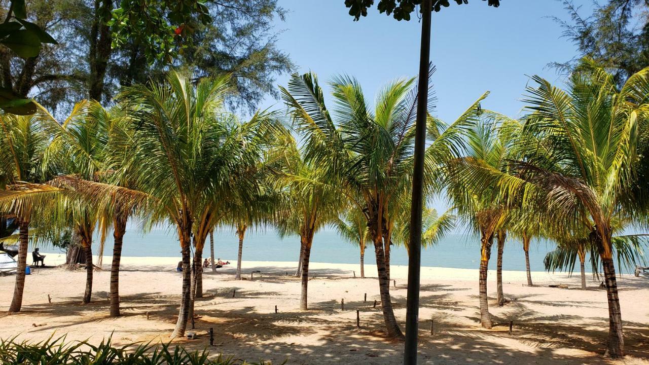 By The Sea Beach Luxury Resort - Batu Feringgi Exterior foto